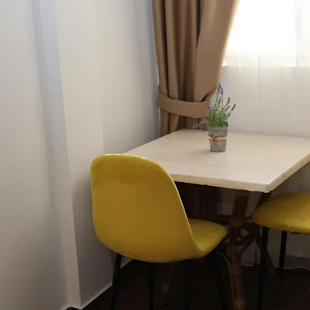 Lobo Hotel Budva