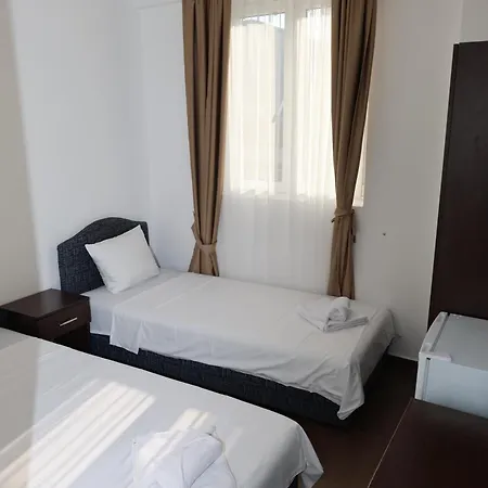 Hotel Lobo 3*