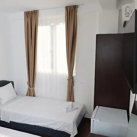 Hotel Lobo